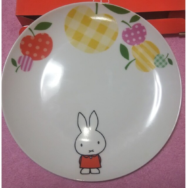 miffy(ミッフィー)のミッフィー うさぎ 皿 ローソン ポイント消化 可愛い 食器  マイメロディ インテリア/住まい/日用品のキッチン/食器(食器)の商品写真