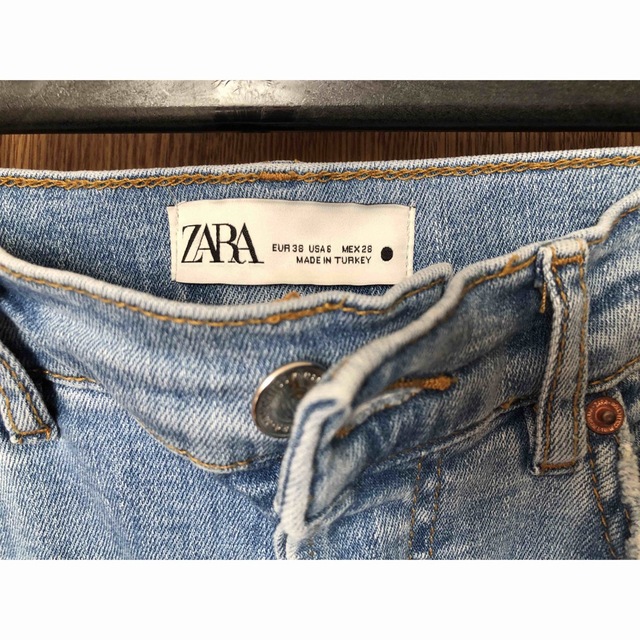 ZARA(ザラ)のザラ　デニム レディースのパンツ(デニム/ジーンズ)の商品写真