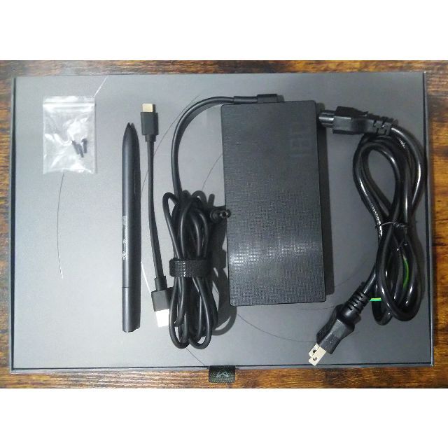 ASUS(エイスース)の Zenbook Pro 14 Duo OLED 14 US版(USキーボード) スマホ/家電/カメラのPC/タブレット(ノートPC)の商品写真