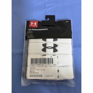 アンダーアーマー(UNDER ARMOUR)の未使用品　アンダーアーマー　リストバンド　白(バングル/リストバンド)