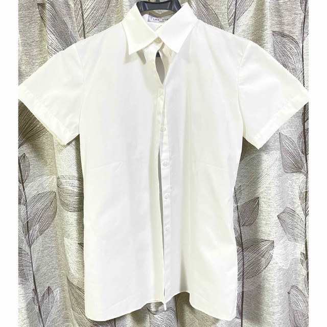 AOKI(アオキ)の白無地半袖シャツカラーブラウス レディースのトップス(シャツ/ブラウス(半袖/袖なし))の商品写真