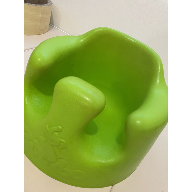 Bumbo(バンボ)のバンボ　グリーン　テーブル付 キッズ/ベビー/マタニティの寝具/家具(その他)の商品写真