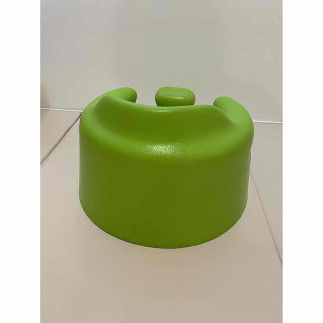 Bumbo(バンボ)のバンボ　グリーン　テーブル付 キッズ/ベビー/マタニティの寝具/家具(その他)の商品写真