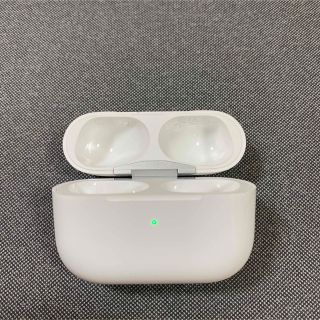 アップル(Apple)のエアーポッズプロ　充電ケース本体美品　保証期間付き！(ヘッドフォン/イヤフォン)