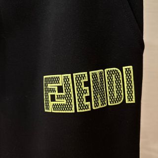 FENDI - 激レア 美品FENDI パーカーセットアップ ブラック×イエローの
