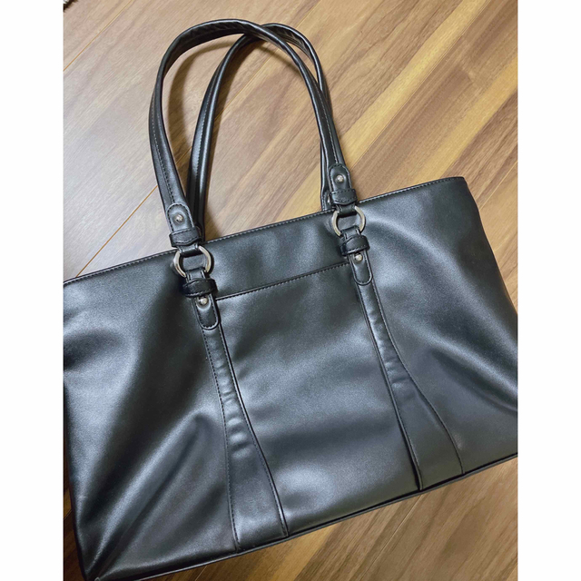 青山(アオヤマ)の鞄　洋服の青山✨黒【美品】着払い レディースのバッグ(ハンドバッグ)の商品写真