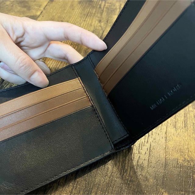Michael Kors(マイケルコース)のマイケルコース(MICHAEL KORS)二つ折り財布 メンズのファッション小物(折り財布)の商品写真