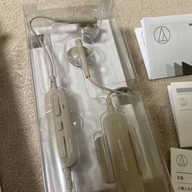 audio-technica(オーディオテクニカ)のaudio-technica インナーイヤーヘッドホン ATH-C200BT B スマホ/家電/カメラのオーディオ機器(ヘッドフォン/イヤフォン)の商品写真