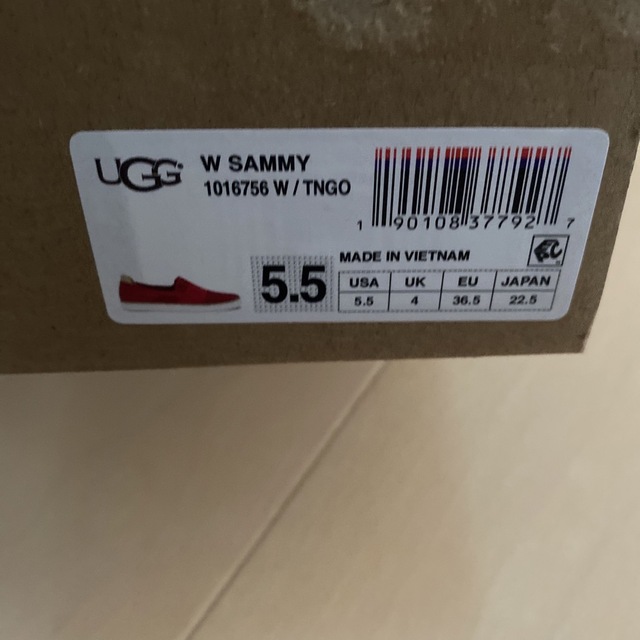 UGG(アグ)のUGG SAMMY アグ　サミー　スリッポン　スニーカー　レッド　22.5cm レディースの靴/シューズ(スニーカー)の商品写真