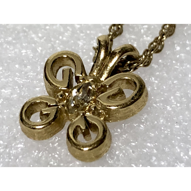 GIVENCHY - GIVENCHY ジバンシィ ネックレス 蝶々 ゴールド ストーンの