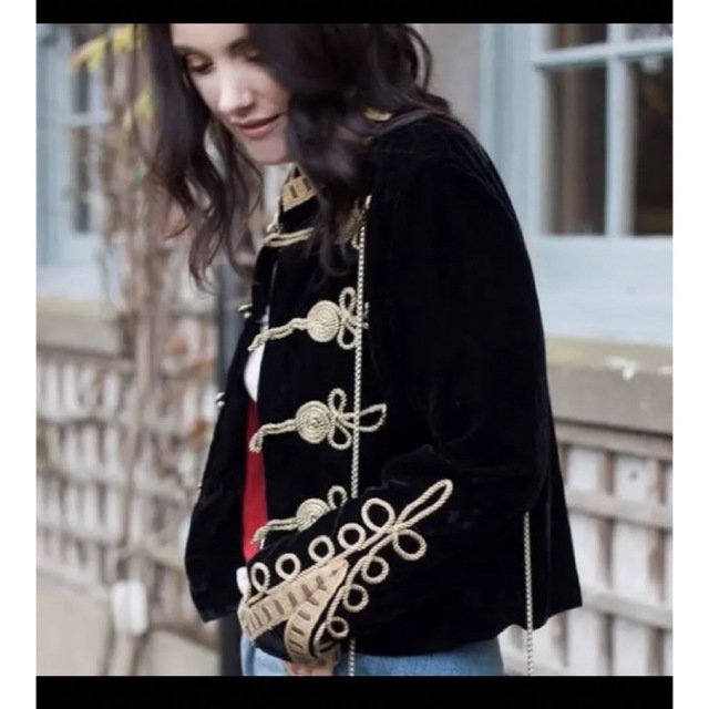 ZARA(ザラ)のZARA ザラ　ナポレオン ジャケット 刺繍 ゴールド　インフルエンサー着用 レディースのジャケット/アウター(その他)の商品写真
