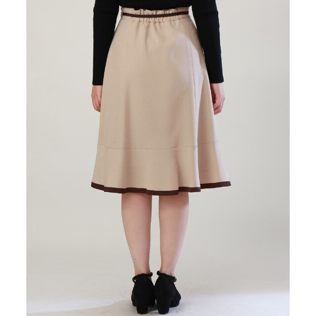 tocco(トッコ)のASTORIA ODIER  グログランリボン付配色フレアスカートベージュ レディースのスカート(ひざ丈スカート)の商品写真