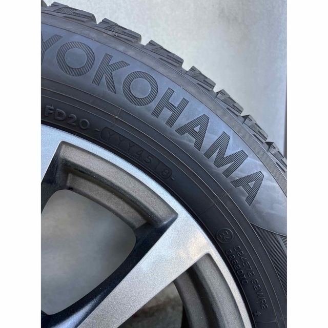 スタッドレス　売り切り　205/60R16 5穴 自動車/バイクの自動車(タイヤ・ホイールセット)の商品写真