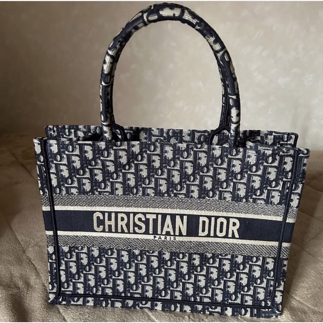 dior ブックトート