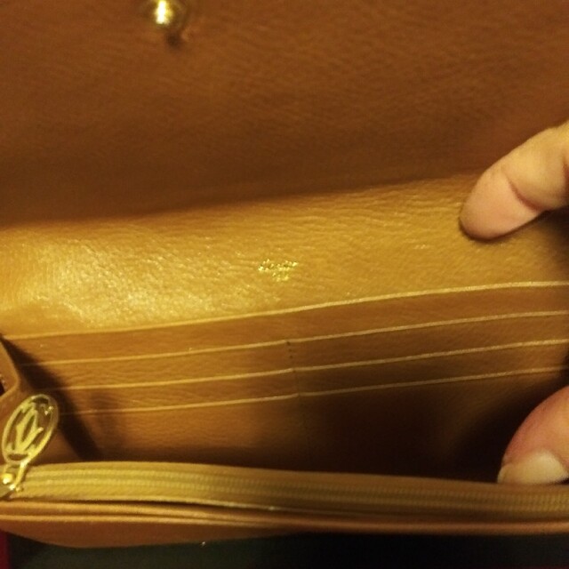 Cartierの長財布（濃いベージュ）レディース