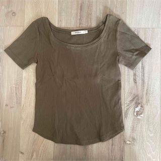 マウジー(moussy)のmoussy カーキ　トップス(カットソー(半袖/袖なし))