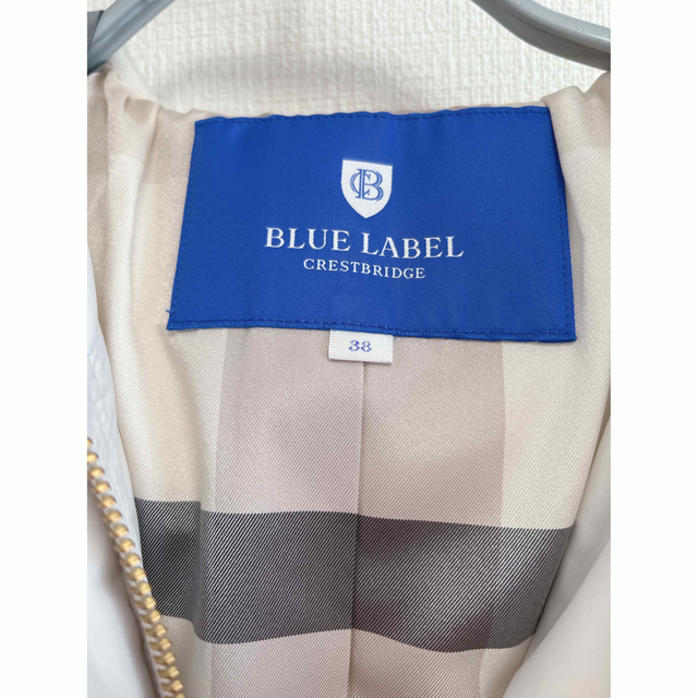 BLUE LABEL CRESTBRIDGE(ブルーレーベルクレストブリッジ)のブルーレーベルクレストブリッジ　リサイクルタフタ ショートダウンコート レディースのジャケット/アウター(ダウンコート)の商品写真