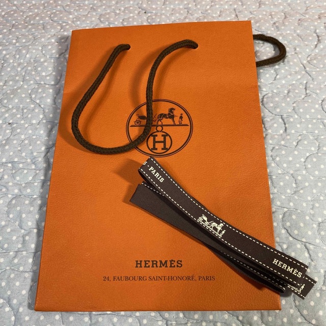 Hermes(エルメス)のHERMES 香水サンプル⭐️ショッパー＆リボン付き コスメ/美容のキット/セット(サンプル/トライアルキット)の商品写真