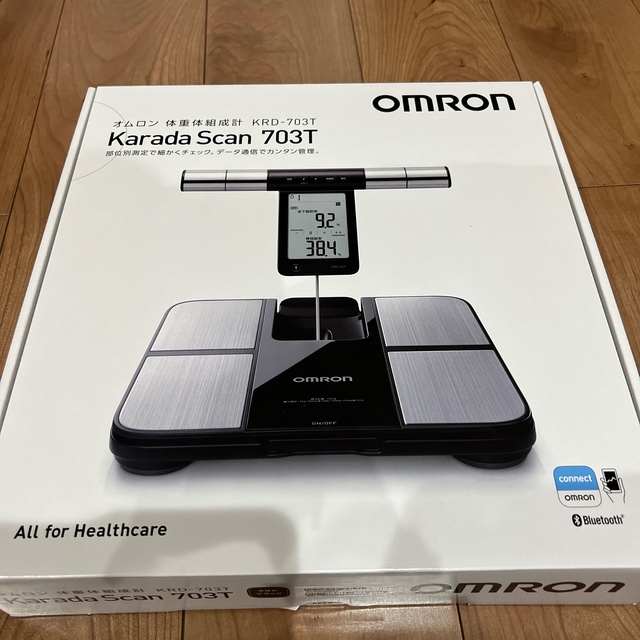 OMRON(オムロン)のOMRON 体重体組成計　KRD-703T スマホ/家電/カメラの美容/健康(体重計/体脂肪計)の商品写真