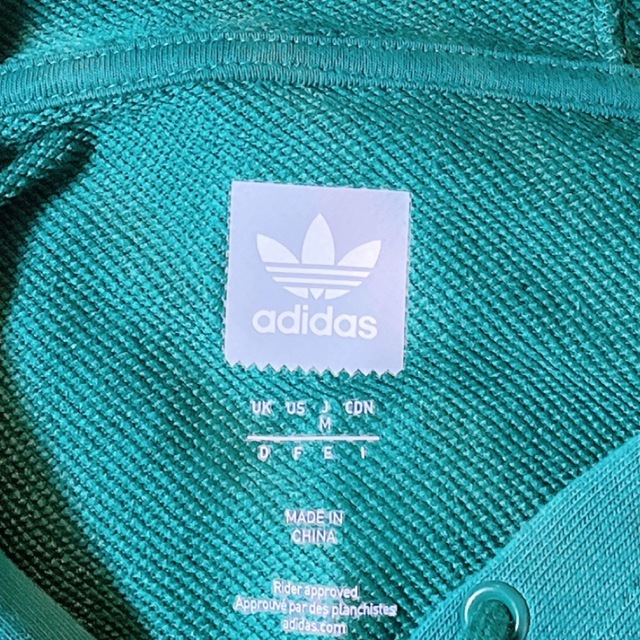 adidas(アディダス)のアディダス オリジナルス 緑 トレーナー パーカー 西島隆弘 ジャージ グリーン メンズのトップス(パーカー)の商品写真