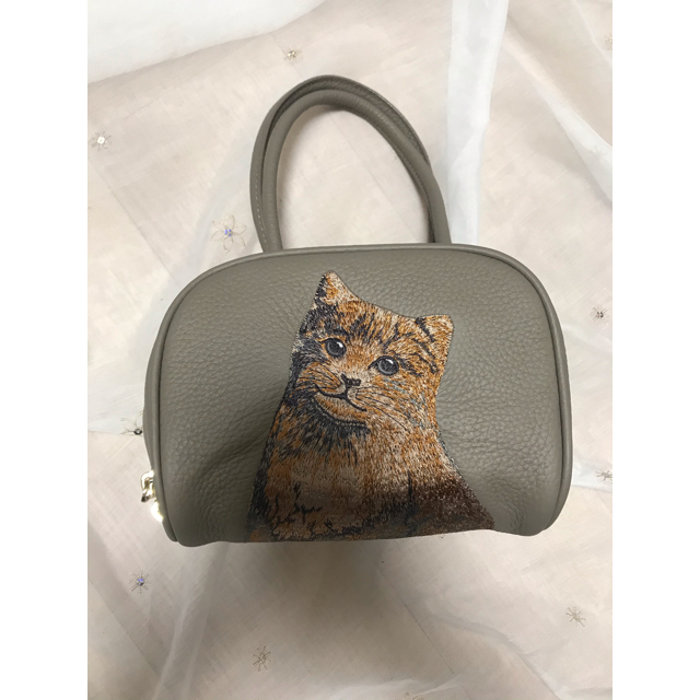 レディース美品　イアパピヨネ　　猫刺繍バック