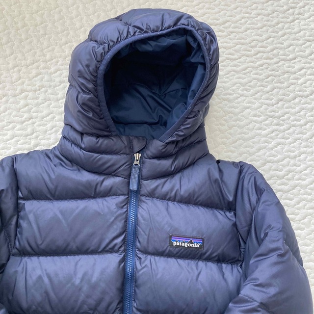 patagonia(パタゴニア)のパタゴニア　ボーイズ　S ダウン　キッズ キッズ/ベビー/マタニティのキッズ服男の子用(90cm~)(ジャケット/上着)の商品写真