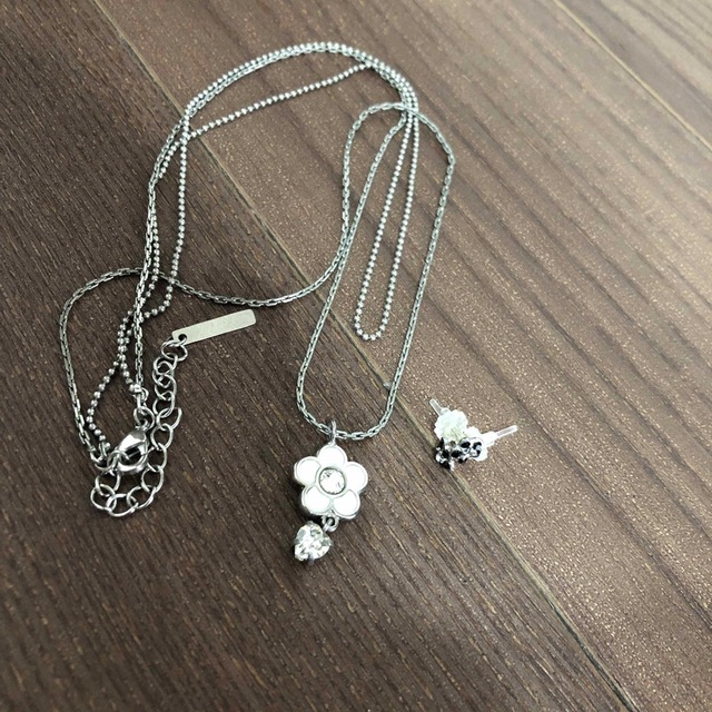 MARY QUANT(マリークワント)のマリークワントネックレス　ピアス レディースのアクセサリー(ネックレス)の商品写真