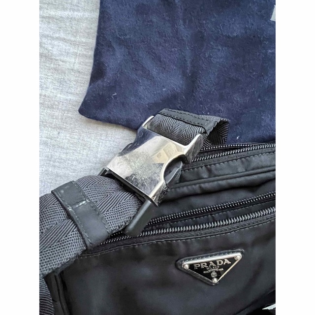 PRADA(プラダ)のPRADA 正規品　アウトレット　ナイロン　黒　ウエストポーチ　ボディバッグ メンズのバッグ(ウエストポーチ)の商品写真
