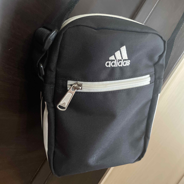 adidasバック レディースのバッグ(ショルダーバッグ)の商品写真