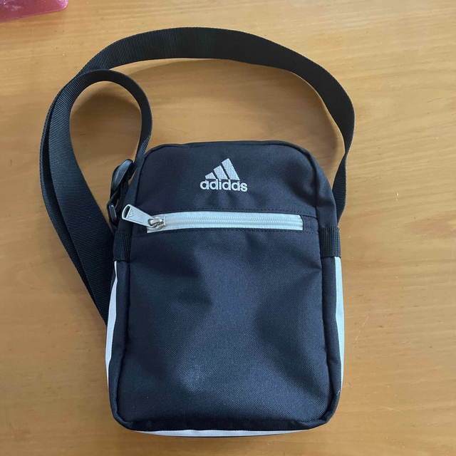 adidasバック レディースのバッグ(ショルダーバッグ)の商品写真