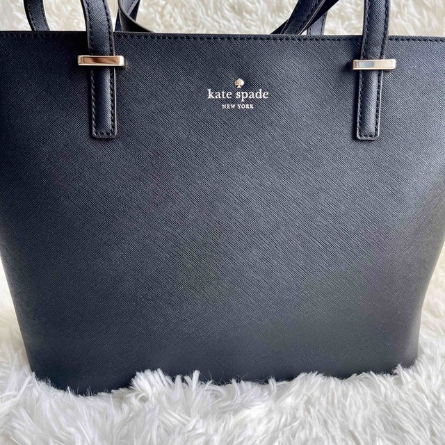 kate spade new york(ケイトスペードニューヨーク)の【美品✨】ケイトスペードニューヨーク トートバッグ ブラック 黒 A4 肩かけ レディースのバッグ(トートバッグ)の商品写真