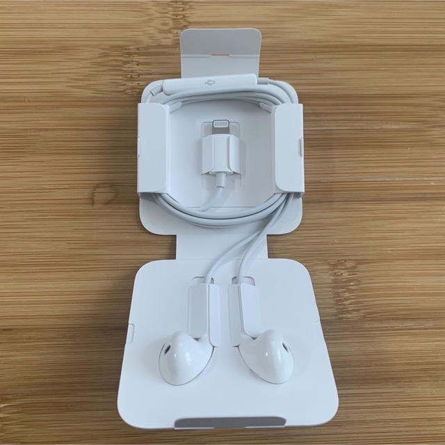 Apple(アップル)のRabbi様専用【新品・未使用】Apple EarPods スマホ/家電/カメラのオーディオ機器(ヘッドフォン/イヤフォン)の商品写真