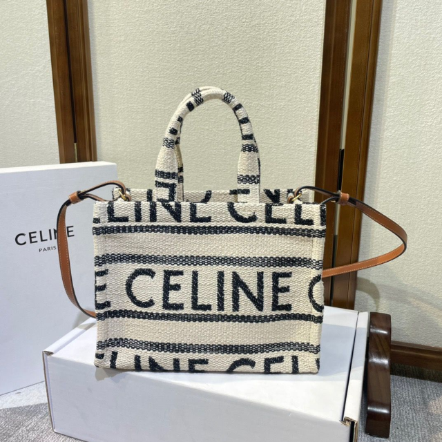 2022新発 celine - CELINE スモールカバタイス 国内完売 入手困難