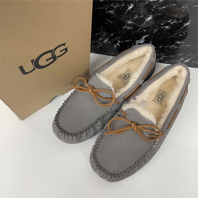 ① アグ UGG DAKOTA スリッポン8 25cm グレー-