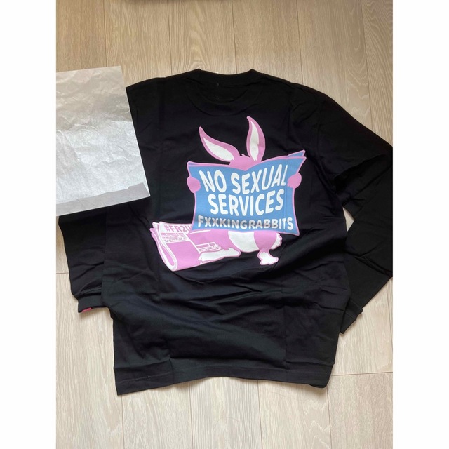 #FR2(エフアールツー)の【新品未使用】【完売品】Fr2梅 ロンＴ no sexual service レディースのトップス(Tシャツ(長袖/七分))の商品写真