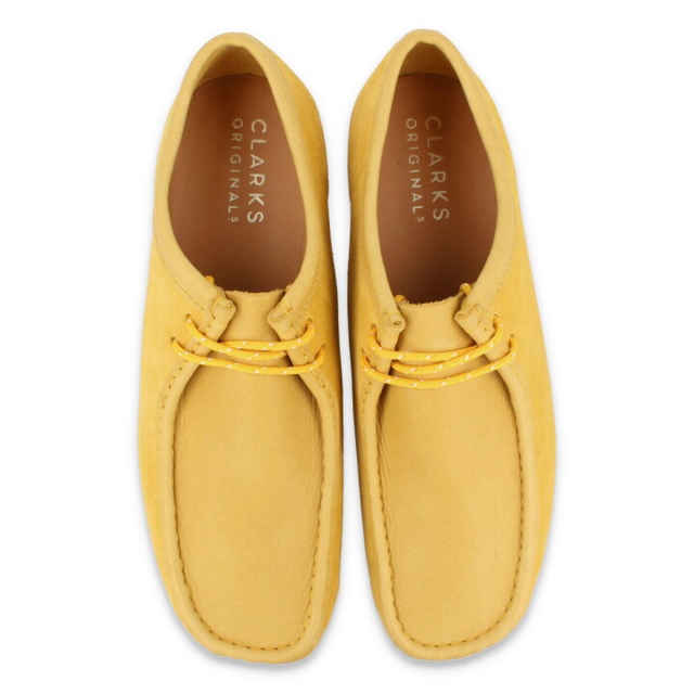 Clarks(クラークス)のCLARKS クラークス WALLABEE ワラビー イエロー モカシン メンズ メンズの靴/シューズ(スリッポン/モカシン)の商品写真