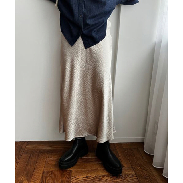 LOWRYS FARM(ローリーズファーム)の【yt様専用】サテンバイアスフレアスカート  アイボリー レディースのスカート(ロングスカート)の商品写真