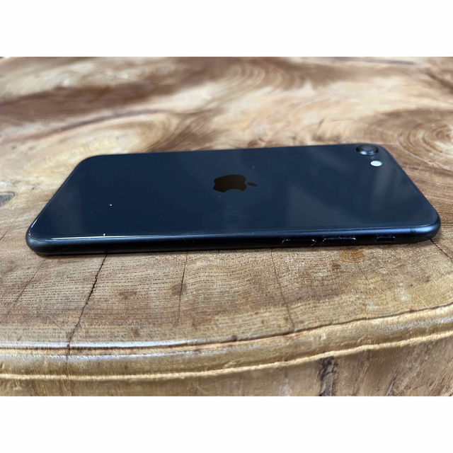 Apple(アップル)のiphone SE2 64G スマホ/家電/カメラのスマートフォン/携帯電話(スマートフォン本体)の商品写真