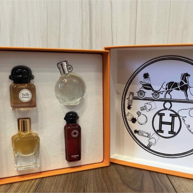 Hermes(エルメス)の7.5ml 4本 セット ２箱 コスメ/美容の香水(ユニセックス)の商品写真