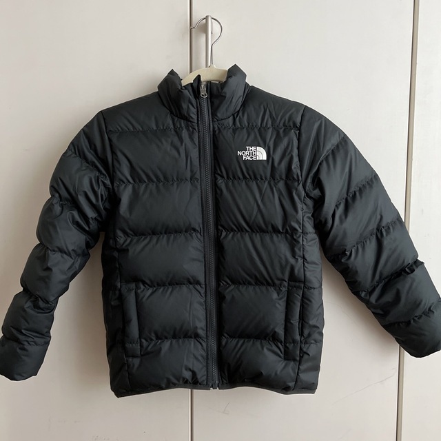 THE NORTH FACE(ザノースフェイス)の美品 ノースフェイス ダウンジャケット S キッズ/ベビー/マタニティのキッズ服男の子用(90cm~)(ジャケット/上着)の商品写真