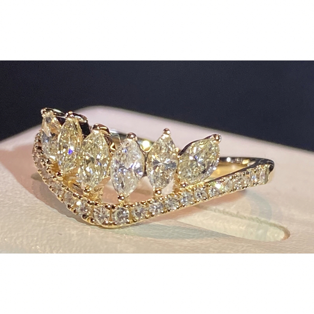 【春分大大大セール】キラッキラ ダイヤモンド 1ct k18 王妃のティアラ　 レディースのアクセサリー(リング(指輪))の商品写真