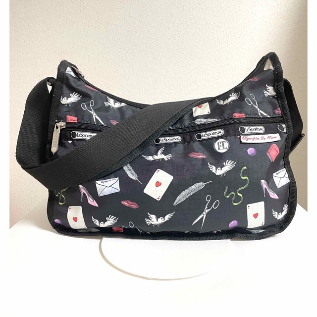 LeSportsac(レスポートサック)のレスポートサック　ショルダーバッグ　斜めがけ　ブラック　鳥柄　レター レディースのバッグ(ショルダーバッグ)の商品写真