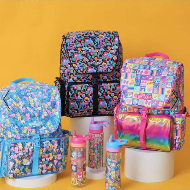 新品未使用smiggle 総柄　マルチカラー　リュックサックBackpack 4