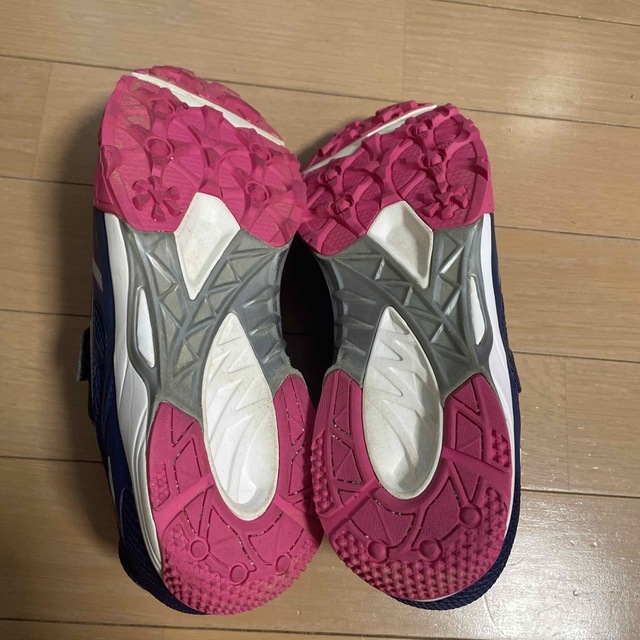 LAZERBEAM（ASICS）(レーザービーム)のASICKS☆レーザービーム☆24.5センチ キッズ/ベビー/マタニティのキッズ靴/シューズ(15cm~)(スニーカー)の商品写真