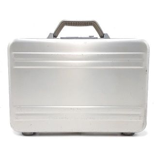 く日はお得♪ カスタムドール 新品未使用 ゼロハリバートン ミレニアム