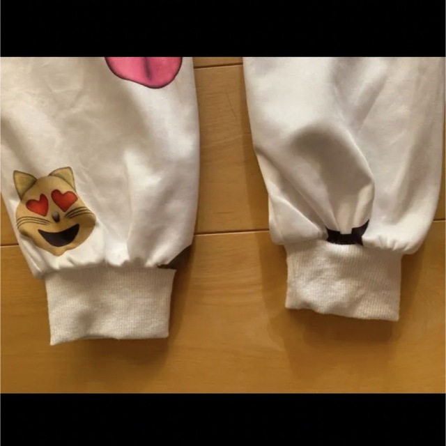 絵文字　emoji スウェット　パンツ　日本未発売　海外　白　総柄　ダンス レディースのパンツ(カジュアルパンツ)の商品写真