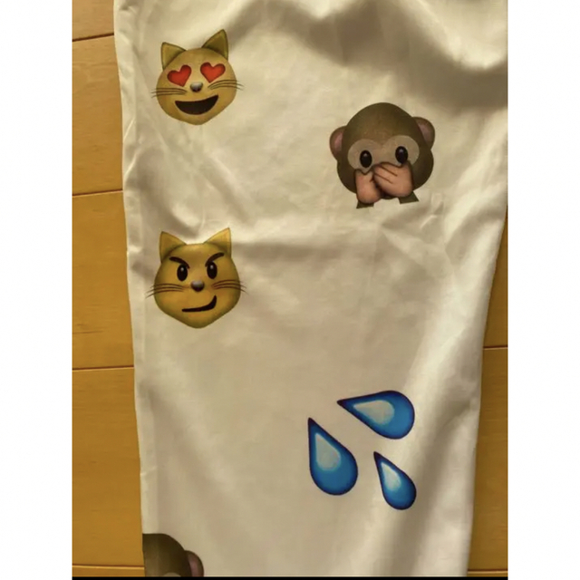 絵文字　emoji スウェット　パンツ　日本未発売　海外　白　総柄　ダンス レディースのパンツ(カジュアルパンツ)の商品写真