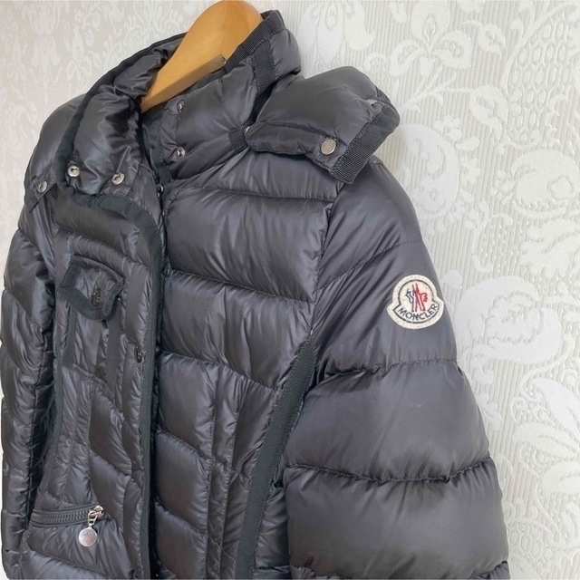 MONCLER(モンクレール)のエルミンヌ hermine サイズ00 MONCLER ダウンコート　モンクレ レディースのジャケット/アウター(ダウンコート)の商品写真