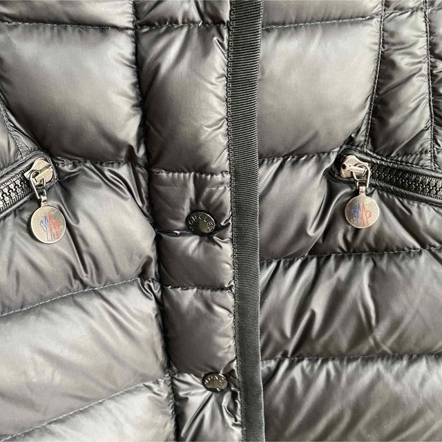 MONCLER(モンクレール)のエルミンヌ hermine サイズ00 MONCLER ダウンコート　モンクレ レディースのジャケット/アウター(ダウンコート)の商品写真