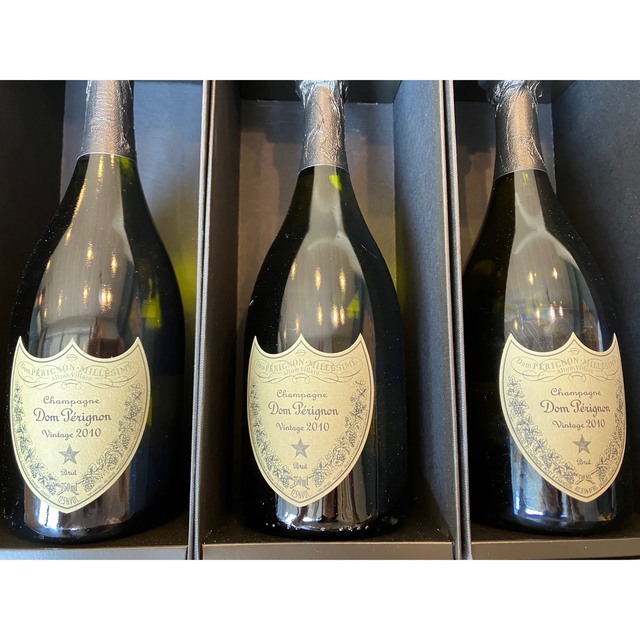 Dom Pérignon(ドンペリニヨン)のドンペリニヨン　未開封　箱付き3本　お祝いパーティー 食品/飲料/酒の酒(シャンパン/スパークリングワイン)の商品写真